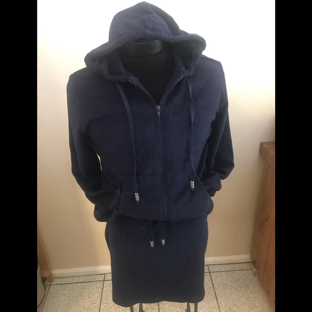 NWOT GW SPORT Navy Hoodie/Skt SZ S/L
